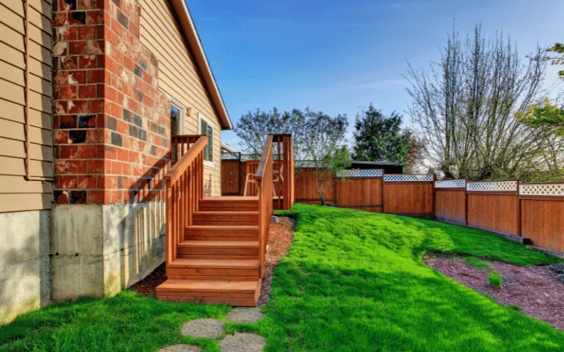 simple-deck-and-stairs-to-side-yard_result